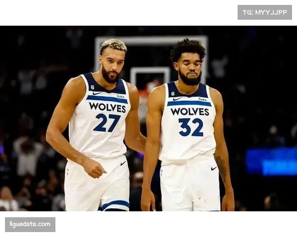 波鸿球员飞铲染红，球队少一人作战陷入被动